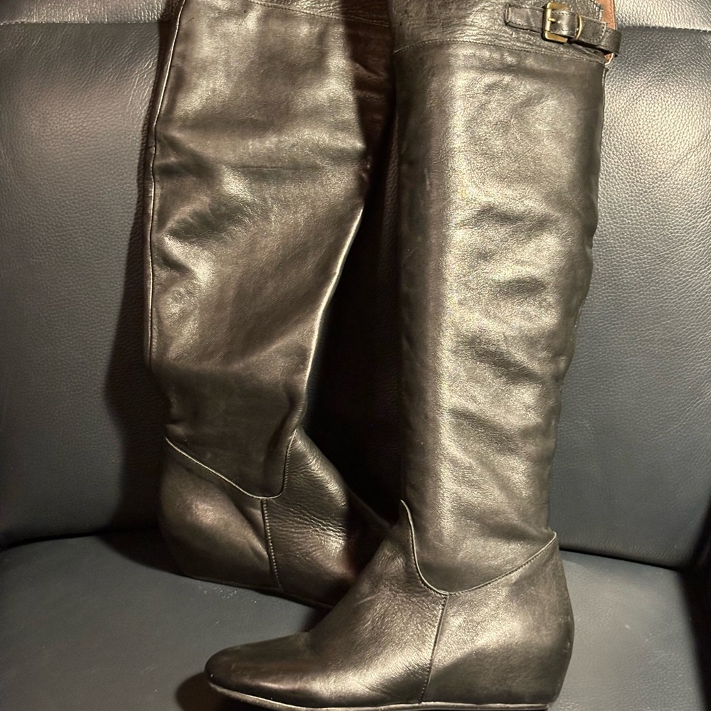 Elegant Black Knee-High Boots